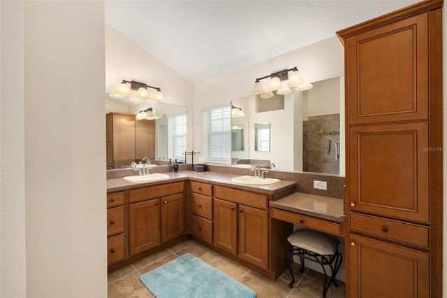 2033 SALMON WAY, The Villages, FL 32162