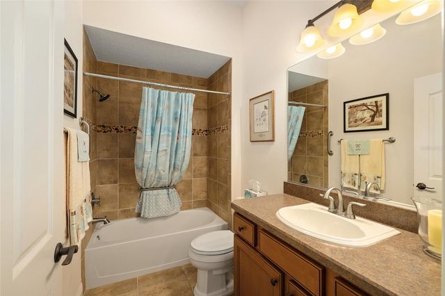 2033 SALMON WAY, The Villages, FL 32162