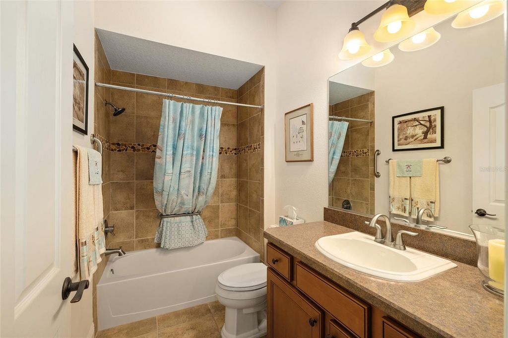 Image 26 of property listing at 2033 SALMON WAY, The Villages, FL 32162