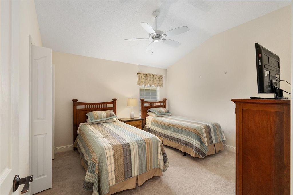Image 27 of property listing at 2033 SALMON WAY, The Villages, FL 32162