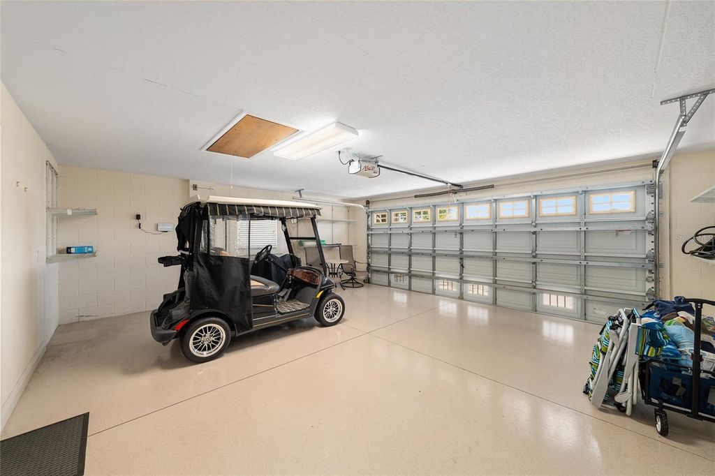 Image 31 of property listing at 2033 SALMON WAY, The Villages, FL 32162