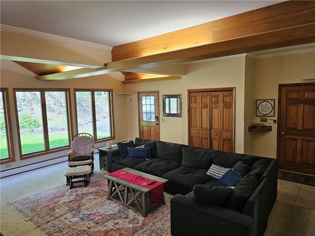 818 Larchmont Circle, Elmira, NY 14905