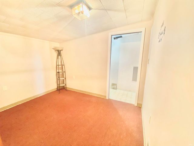 146 W Washington Street, Parker City, IN 47368