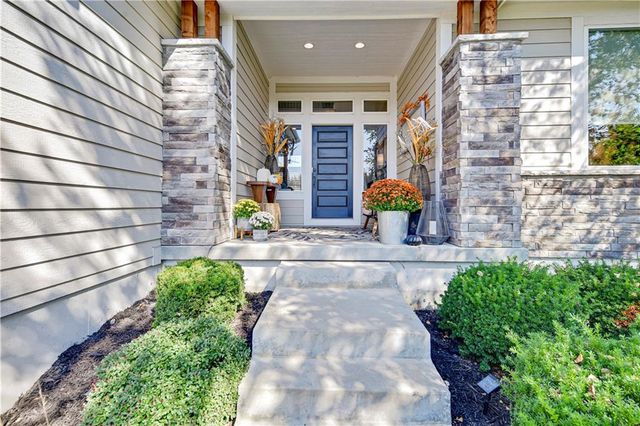 11510 W 157th Terrace, Overland Park, KS 66221
