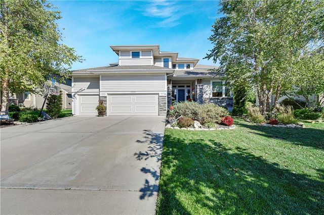 11510 W 157th Terrace, Overland Park, KS 66221