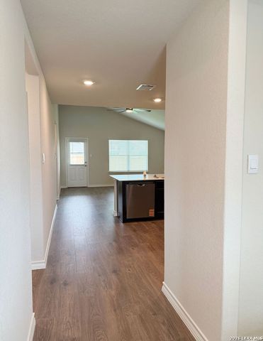 503 Avalon Banks, Cibolo, TX 78108