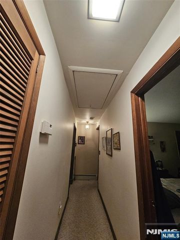 50 Oneida Avenue, Oakland, NJ 07436