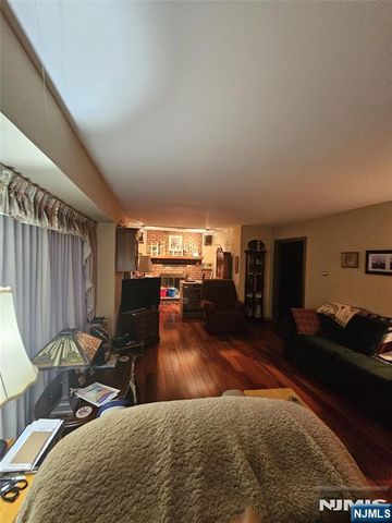 50 Oneida Avenue, Oakland, NJ 07436