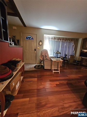 50 Oneida Avenue, Oakland, NJ 07436