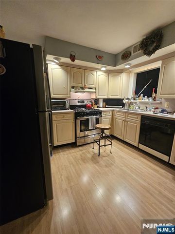 50 Oneida Avenue, Oakland, NJ 07436