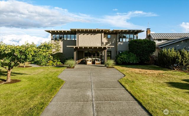 2126 Shore Avenue, Freeland, WA 98249