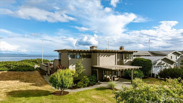 2126 Shore Avenue, Freeland, WA 98249