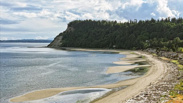 2126 Shore Avenue, Freeland, WA 98249