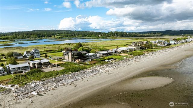 2126 Shore Avenue, Freeland, WA 98249