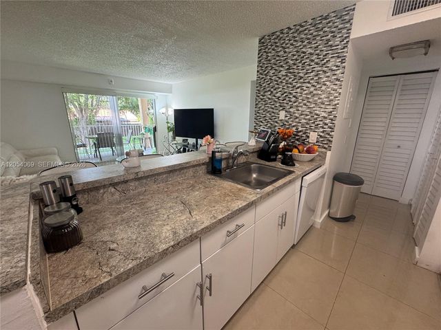 10610 SW 158th Ct 206, Miami, FL 33196