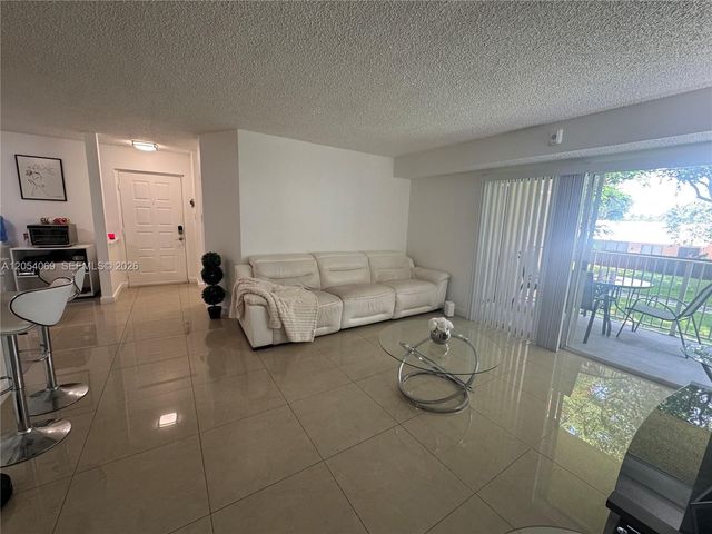 10610 SW 158th Ct 206, Miami, FL 33196