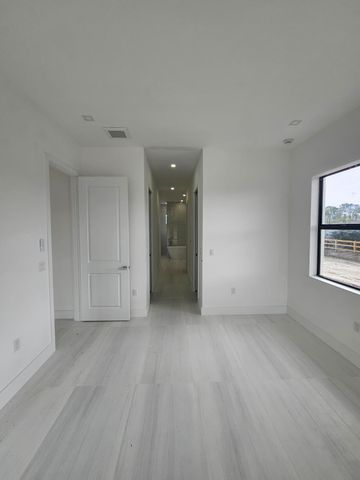 2324 Deer Run Trail, The Acreage, FL 33470