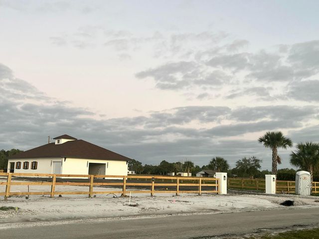 2324 Deer Run Trail, The Acreage, FL 33470