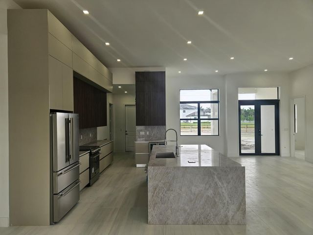 2324 Deer Run Trail, The Acreage, FL 33470