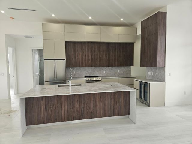 2324 Deer Run Trail, The Acreage, FL 33470