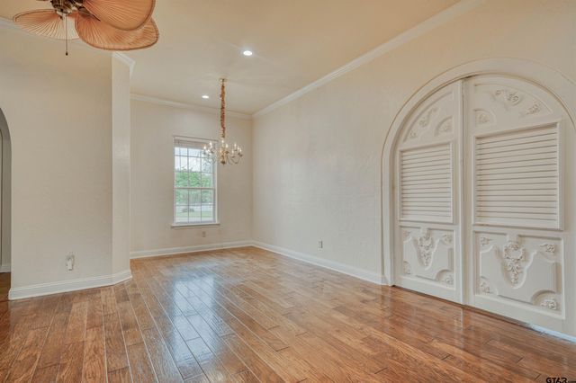15 W Elmwood, Mt Vernon, TX 75457