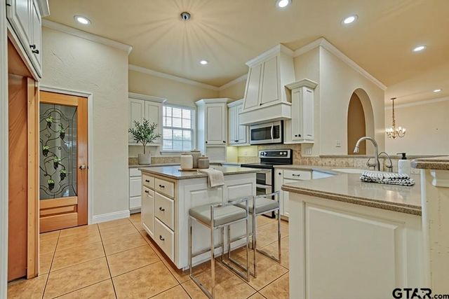 15 W Elmwood, Mt Vernon, TX 75457