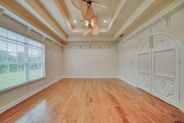 15 W Elmwood, Mt Vernon, TX 75457