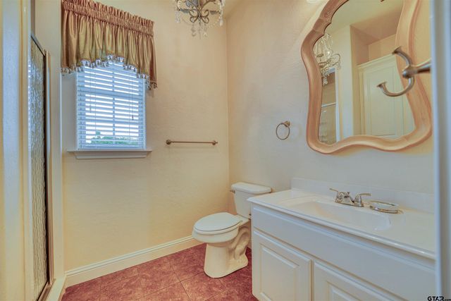15 W Elmwood, Mt Vernon, TX 75457