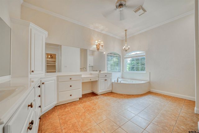 15 W Elmwood, Mt Vernon, TX 75457