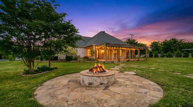 15 W Elmwood, Mt Vernon, TX 75457