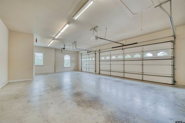 15 W Elmwood, Mt Vernon, TX 75457