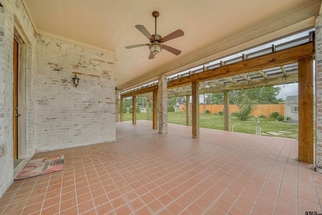 15 W Elmwood, Mt Vernon, TX 75457