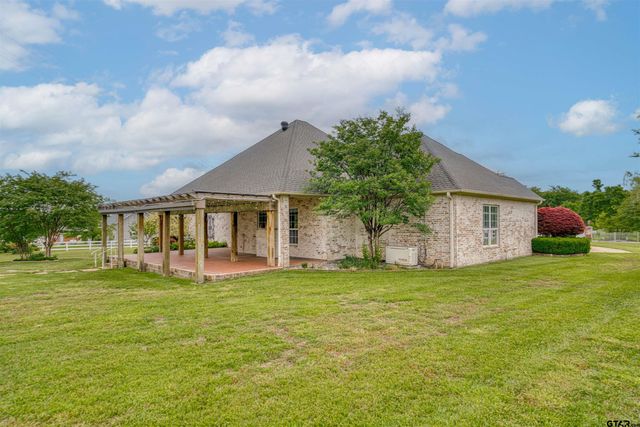 15 W Elmwood, Mt Vernon, TX 75457