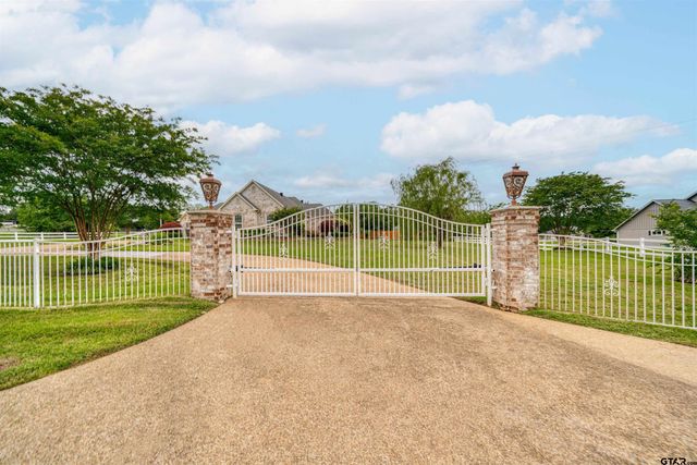 15 W Elmwood, Mt Vernon, TX 75457