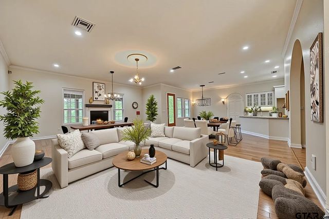 15 W Elmwood, Mt Vernon, TX 75457