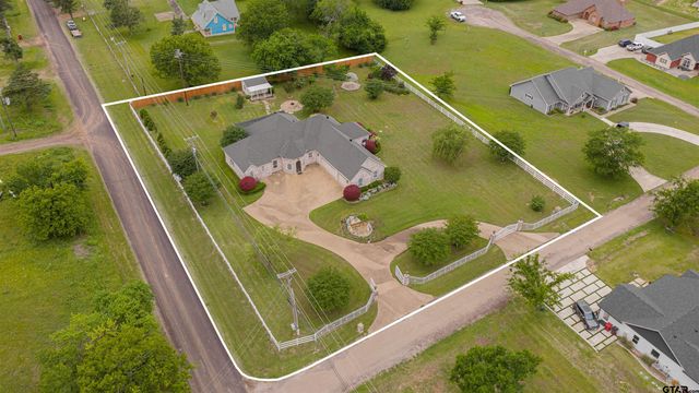 15 W Elmwood, Mt Vernon, TX 75457