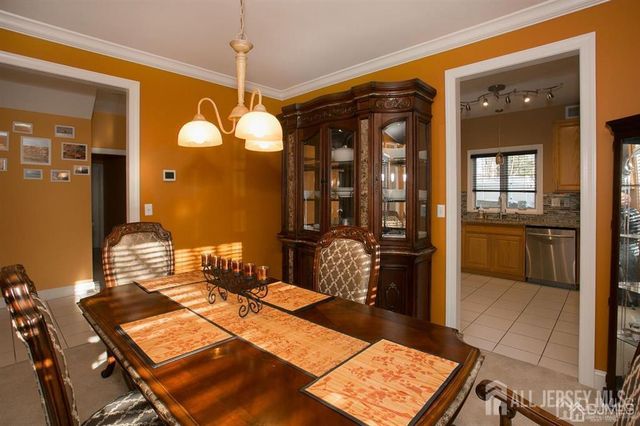 43 Melbloum Lane, Edison, NJ 08837