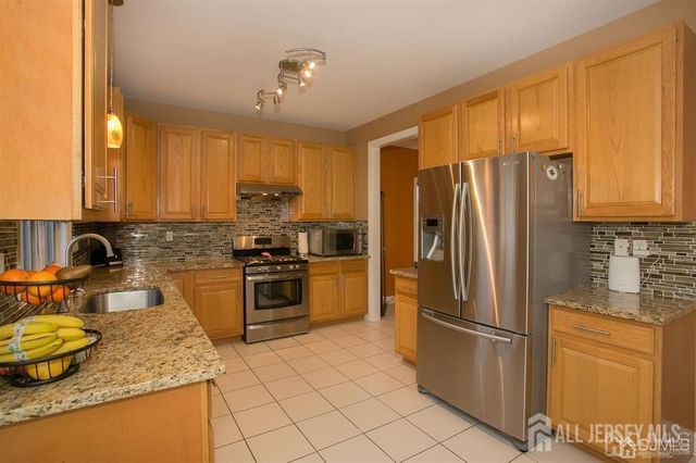 43 Melbloum Lane, Edison, NJ 08837
