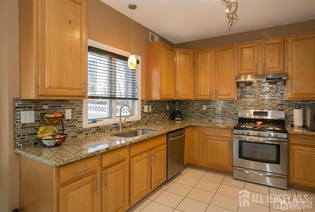 43 Melbloum Lane, Edison, NJ 08837
