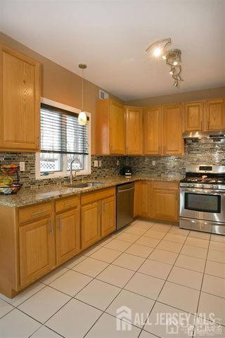 43 Melbloum Lane, Edison, NJ 08837