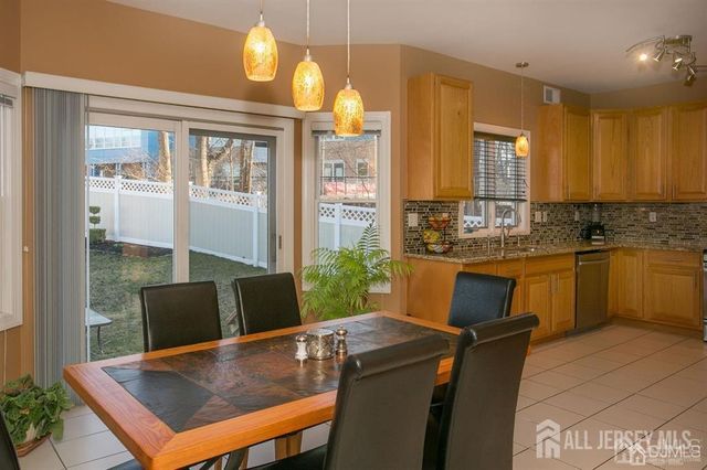 43 Melbloum Lane, Edison, NJ 08837