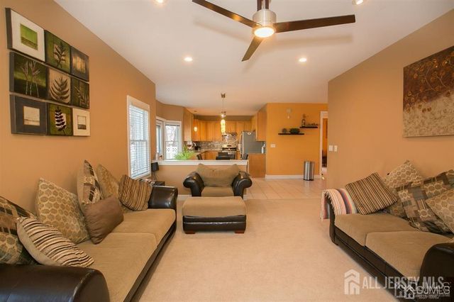 43 Melbloum Lane, Edison, NJ 08837