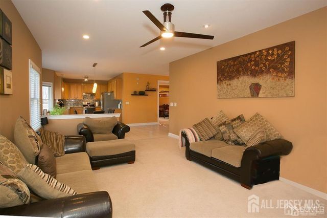 43 Melbloum Lane, Edison, NJ 08837