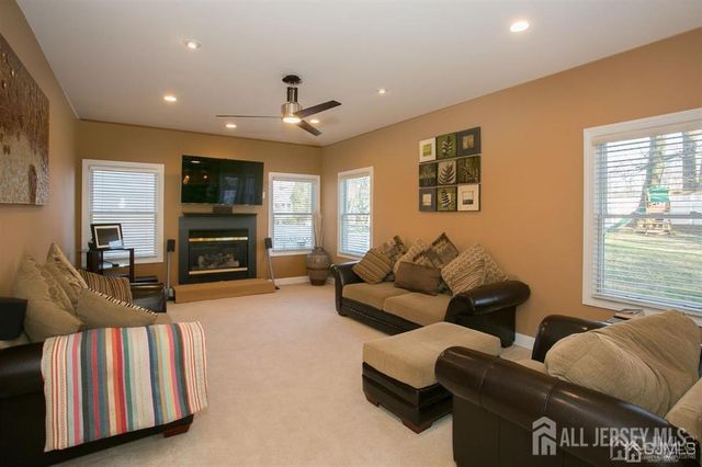 43 Melbloum Lane, Edison, NJ 08837