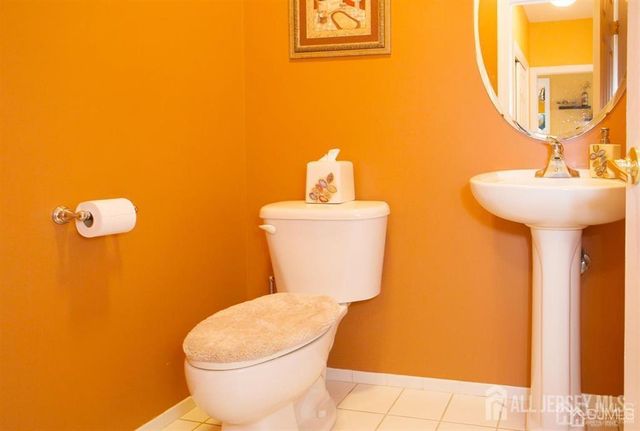 43 Melbloum Lane, Edison, NJ 08837