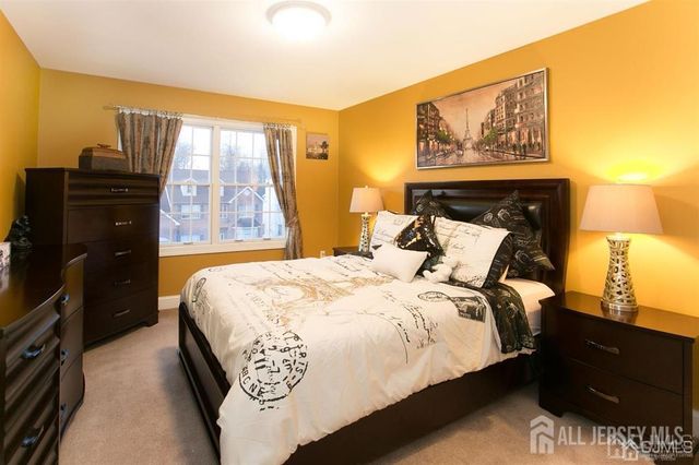 43 Melbloum Lane, Edison, NJ 08837