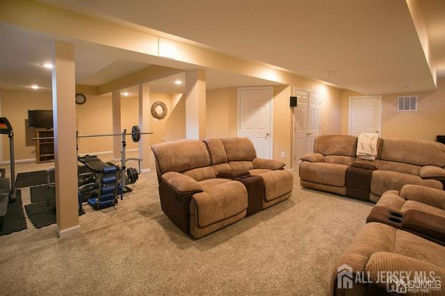 43 Melbloum Lane, Edison, NJ 08837
