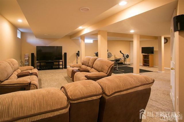 43 Melbloum Lane, Edison, NJ 08837