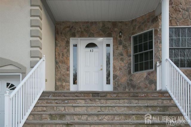 43 Melbloum Lane, Edison, NJ 08837