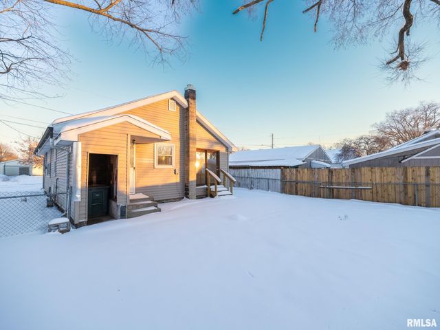 1017 S 12TH Street, Pekin, IL 61554